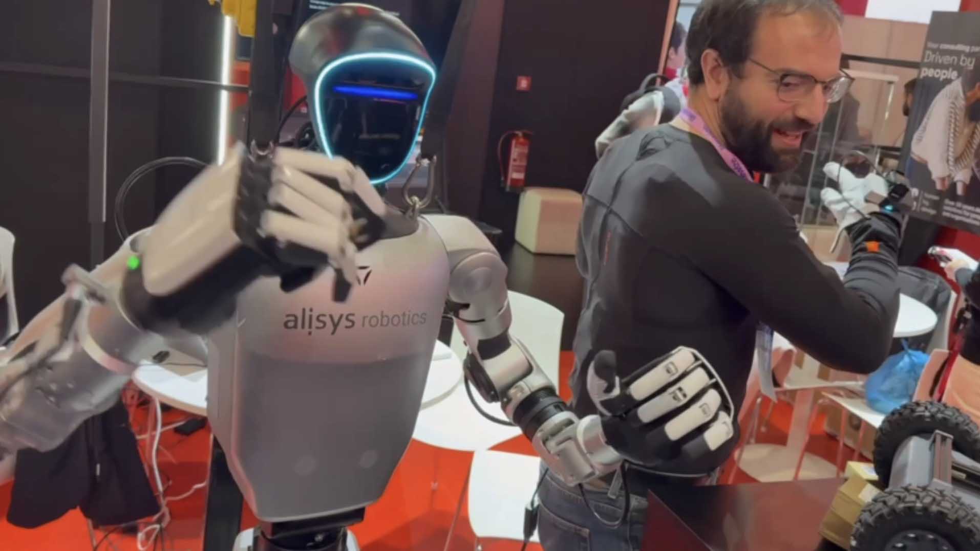 Humanoid robot at the Mobile World Congress 2026